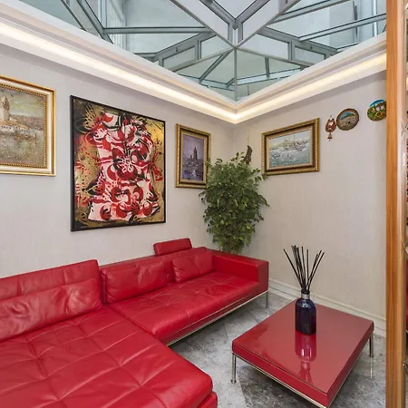 Darkmen 2 Hotel Istanbul