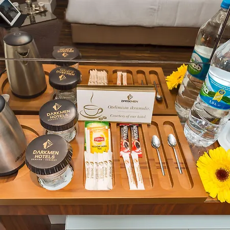 ダークメン ホテル2 ホテル 3*